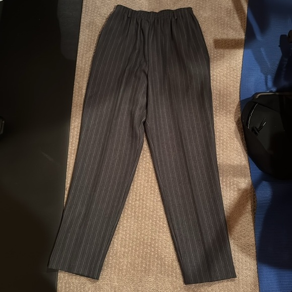 Alfred Dunner Vintage Womens Size 10 Gray Stripe Pants - Picture 6 of 8